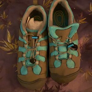 Keen Brand New size 4 Youth girls shoes